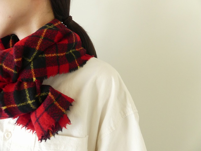 R&D.M(オールドマンズテーラー)  WOOL TARTAN CHECK MUFFLERの商品画像5