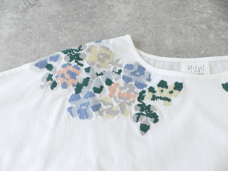 yuni(ユニ イズ ライク ア フラワー トゥー ミー) 花刺繍 袖フレアTシャツの商品画像24