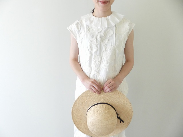 R&D.M(オールドマンズテーラー) B.C.J RUFFLED COLLAR NO SLEEVE BLOUSEの商品画像1