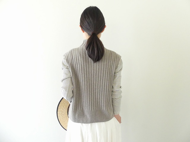 evam eva(エヴァムエヴァ) wool silk vestの商品画像11