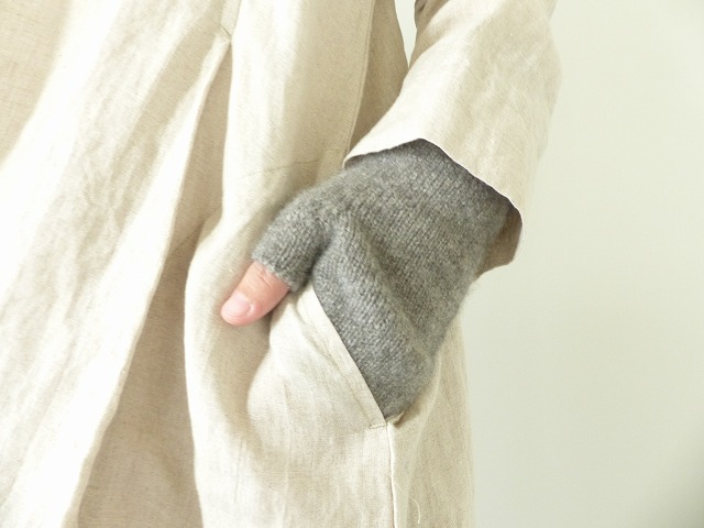 evam eva(エヴァムエヴァ) evam eva vie (エヴァムエヴァヴィー)　cashmere arm warmer(V002G044)の商品画像4