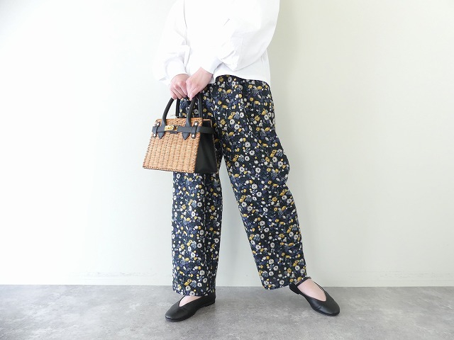 yuni(ユニ イズ ライク ア フラワー トゥー ミー) blooming embroidely easy pantsの商品画像2