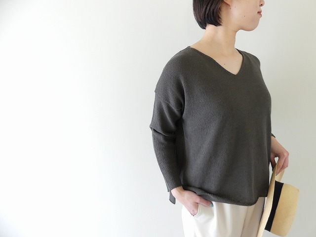 evam eva(エヴァムエヴァ) ramie cotton v neck pulloverの商品画像2