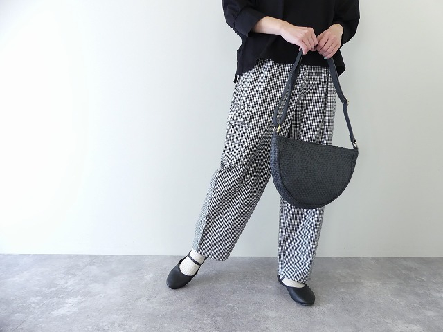 KYUCA(キューカ) HAlf Moon Shoulder bag 半月型ショルダーバッグの商品画像1