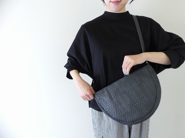 KYUCA(キューカ) HAlf Moon Shoulder bag 半月型ショルダーバッグの商品画像5